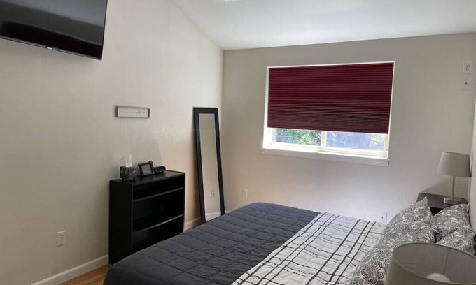 Bear Creek House | Quiet 2 Bedroom House