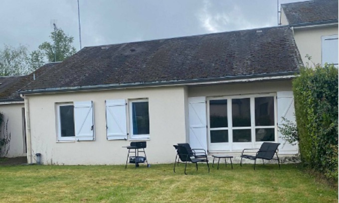 Dampierre-en-Burly House | QUIET 3-BEDROOM HOUSE WITH GARDEN