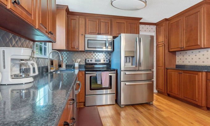 Garner House | Quiet 4BD Family House w/Large yard