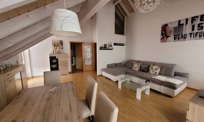 Hilzingen Apartment | Quiet and bright top floor apartment (68sqm) with balcony