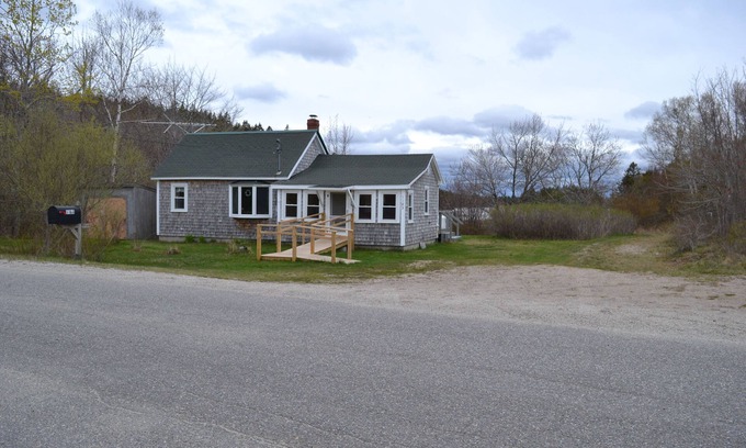 Steuben Cottage | Quiet and Cozy Seaside Cottage with Amazing Sunsets