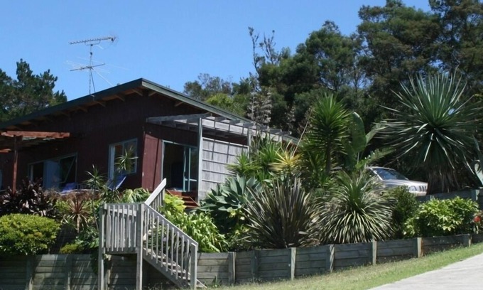 Tinopai House | Quiet and tranquil, overlooking the sea