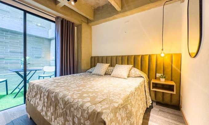 Suramericana Hotel | Quiet AP with terrace 103