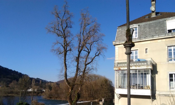 Beure Apartment | Quiet apartment on the banks of the Doubs