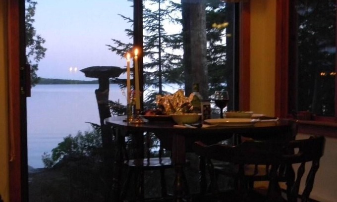 Franklin Cottage | Quiet Beachfront Artist's Home