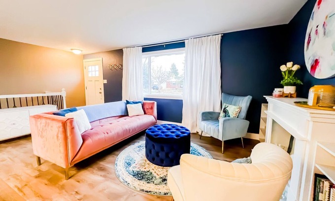 Southeast Colorado Springs House | Quiet Clean Pet Friendly Close to Downtown Sleeps 10