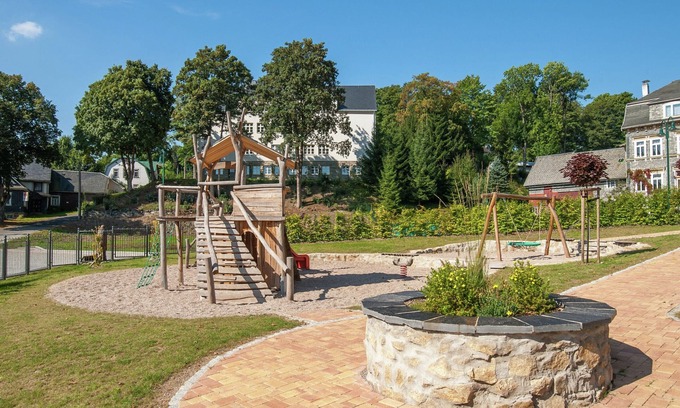 Altenfeld House | Quiet Cottage Near Trails