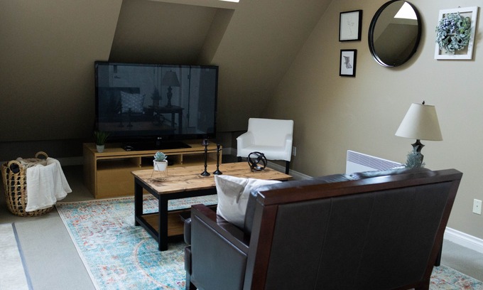 Sidney Apartment | Quiet, cozy 1 bedroom suite, w/separate entrance. Now with A/C!