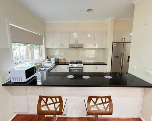 Knoxfield House | Quiet family home near knox, caribbean gardens