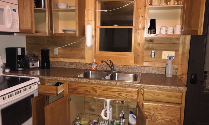 Millpoint Cabin | Quiet get away with grilling area for the family or pet friendly work travel