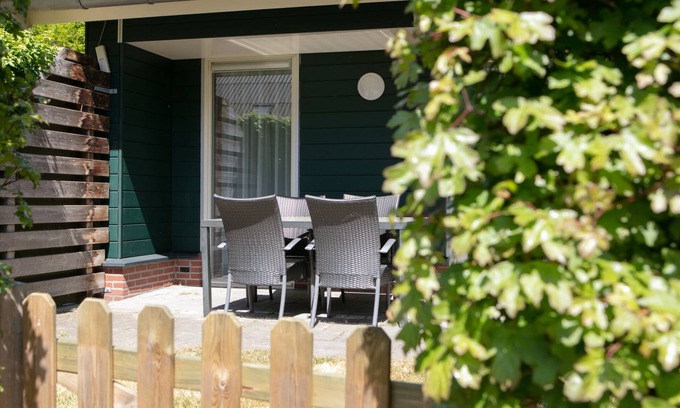 Rheezerveen House | Quiet Glade Stay With Kid