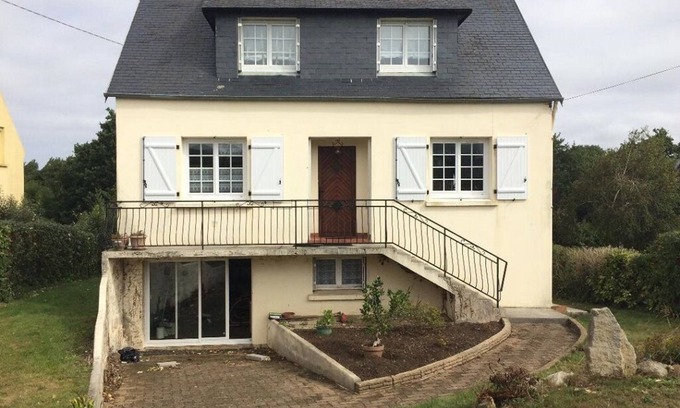 Poulgoazec House | Quiet house not far from the beach