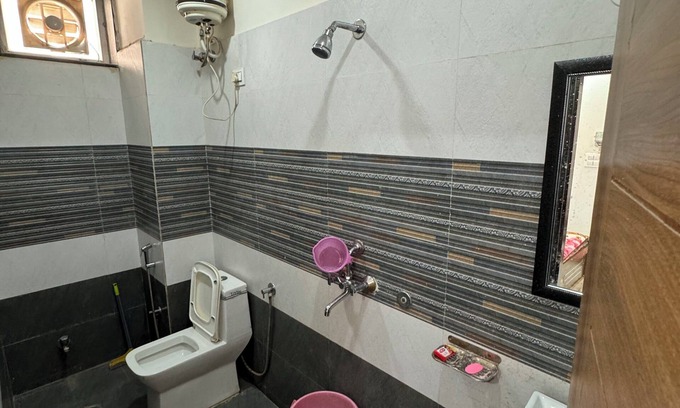 Pink City House | quiet, lake view, affordable rooms