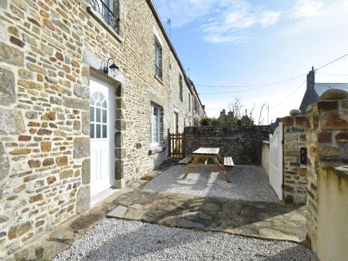 Saint-Remy-des-Landes House | Quiet Normandy Retreat