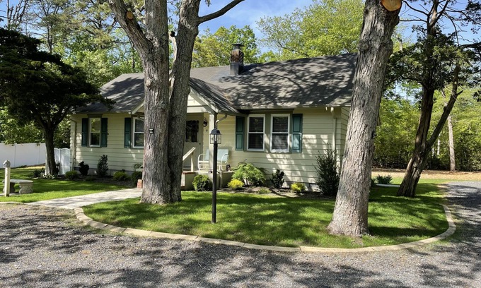 Egg Harbor Township House | Quiet secluded home~ minutes from Ocean City boardwalk and beaches