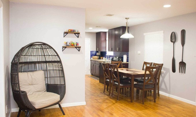 Westbury House | Quiet, spacious home close to NRG, Galleria, Minute Maid, Rodeo!
