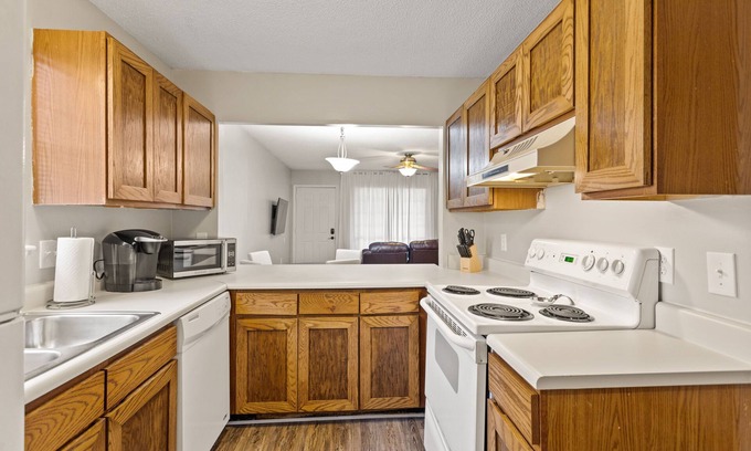 Conestee House | Quiet Up Down Duplex perfect for business travel!