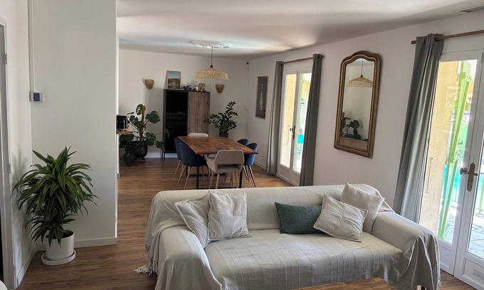 Marsillargues Villa | Quiet villa with pool close to the sea