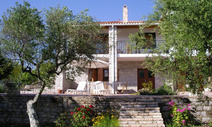 Skafidia Apartment | Quietly located in the olive grove, close to the sea and only 32 km from Olympia.