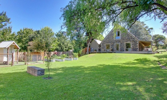 Berridale House | Quigtoo Cottage - Beautiful 4BR Stone Cottage l WiFi l Bath l Garden