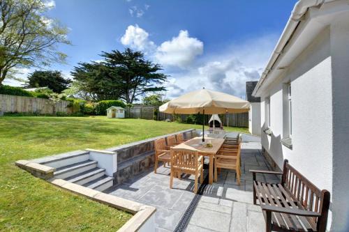 Constantine Bay House | Quillets 13