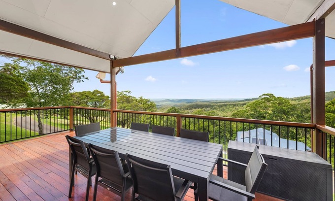 Ravensbourne Ski Chalet | Quingilli Luxury Chalet 3 Bedrooms