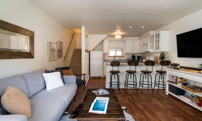 Ketchum House | Quintessential Mountain Condo-Minutes from Slopes and downtown