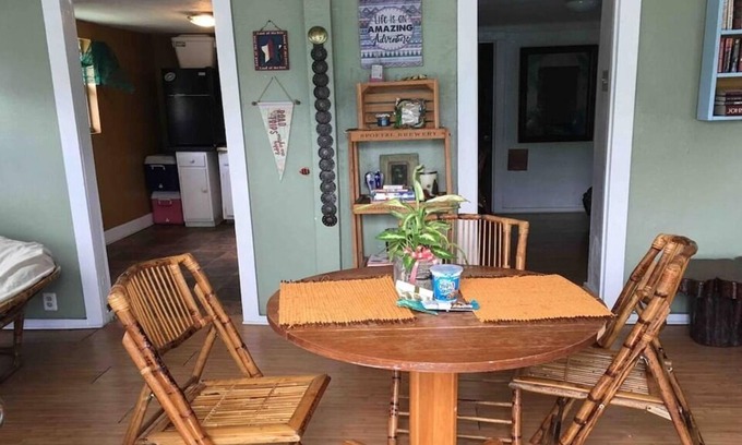 Barrett House | Quirky Little Fishing Cabin. La Porte, TX