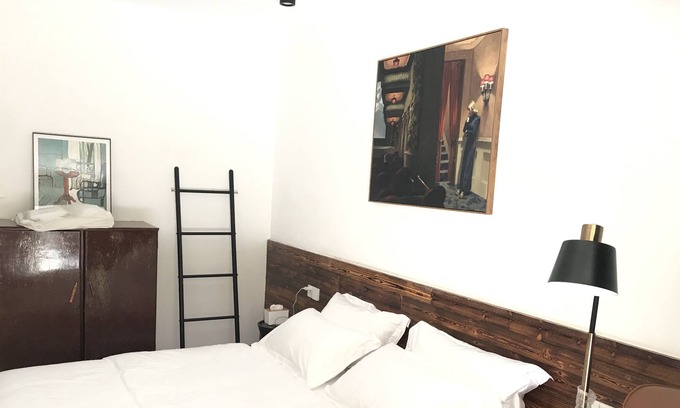 Cangshan Apartment | Quite Street|19th Centural Buildings|Independent Yard with 2 bedrooms