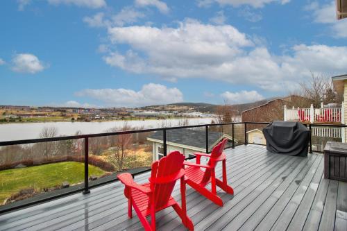 Quidi Vidi House | Qv Lake House 5bd Gym Bar Theatre