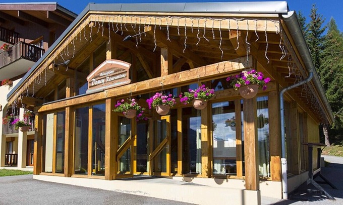 Doucy-Combelouviere Apartment | Résidence Beauregard 2P6N