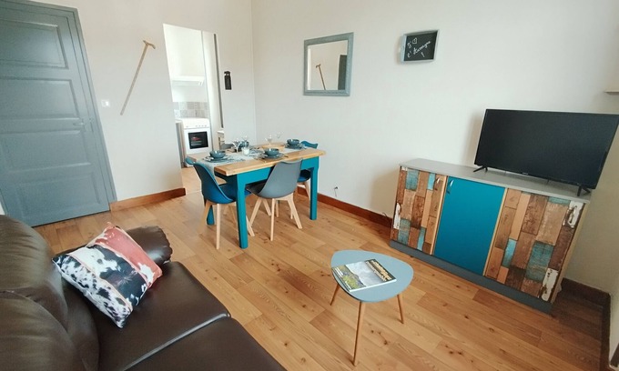 Murol Apartment | Résidence de Michèle Meublé de 45m² Pour 2 Adultes + 2 Enfant Jardin et Parking