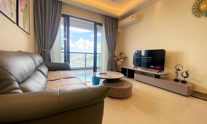 Central District Condo | R&F Seine Region Superior Homestay Nearby CIQ By Han Lin Sojourn