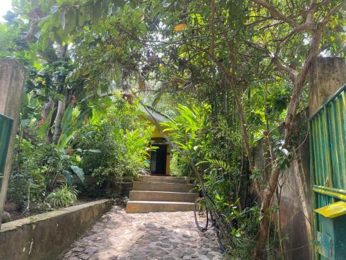 Dodanduwa House | R&N Yellow House