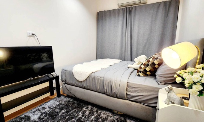 Nong Bon House | R2 House,bts,Mega Bangna,night market,Suvarnabhumi