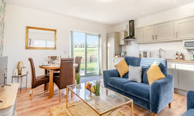 Tredunnock Cabin | Rabbit Meadow Lodge - Fantastic Views