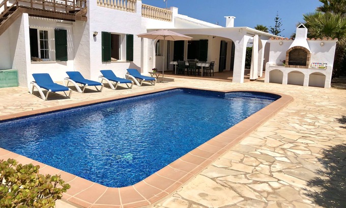Cap d'en Font Ski Chalet | RACÓ BLAU, individual villa with pool, 3 minutes walk to various coves