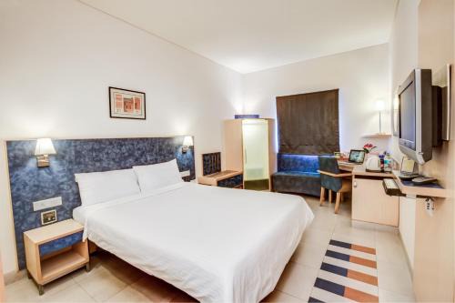 Phase 2 Hotel | Radha Hometel