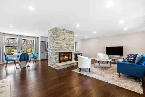 Wasco House | Radiance - 4BR Single Level Home