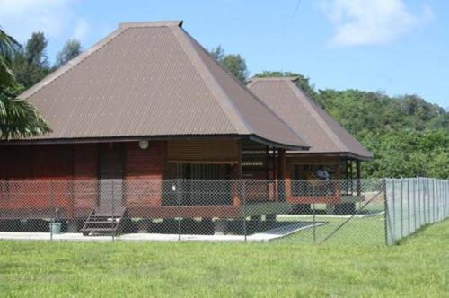 Uturoa House | Raiatea Airport Bungalow