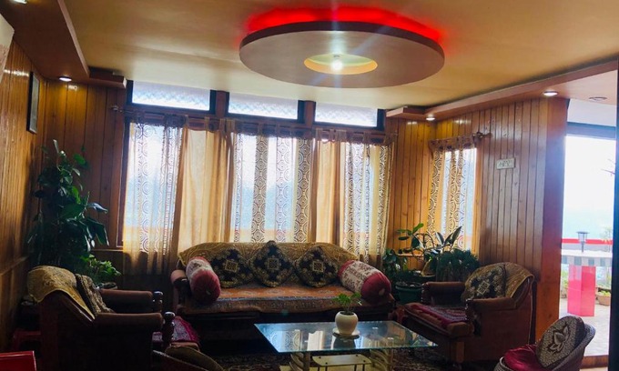 Lebong and Mineral Spring Tea Garden House | Raibas Homestay