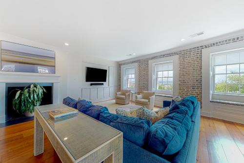 South of Broad Apartment | Rainbow Row Pied-A-Terre