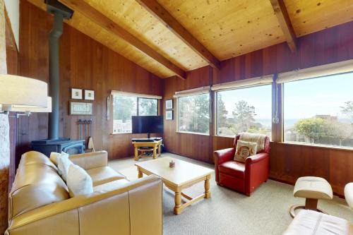 Sea Ranch House | Rainbow's End