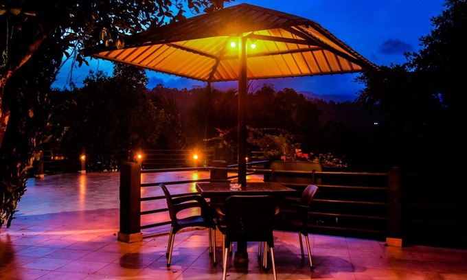 Kotapola Hotel | Rainforest Lodge