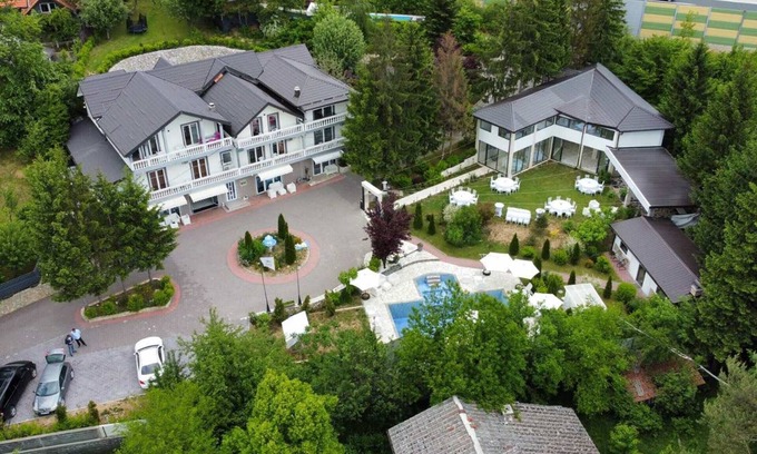 Sarajevo Apartment | Rakovica Resort - Apartment with Shared Pool 4