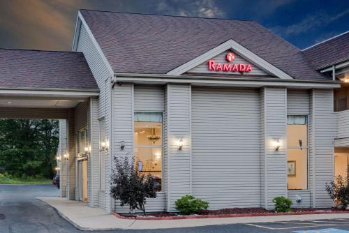 Fairview Park Hotel | Ramada by Wyndham Cleveland Airport West