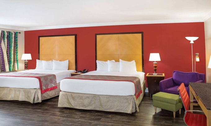 Miami Springs Hotel | Ramada by Wyndham Miami Springs/Miami International Airport