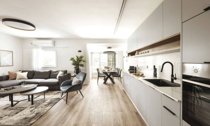 Ramat Hasharon Apartment | Ramat Hasharon Chic Peaceful Stay