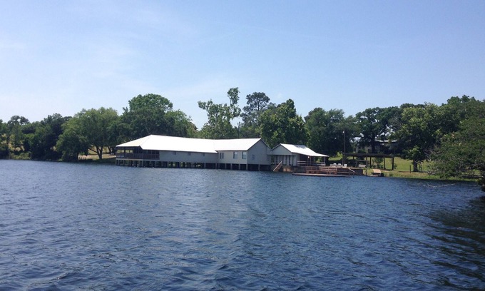 Buffalo Resort | ★ Ranch located on 67 Acres with Lakehouse and Rustic Event Center★