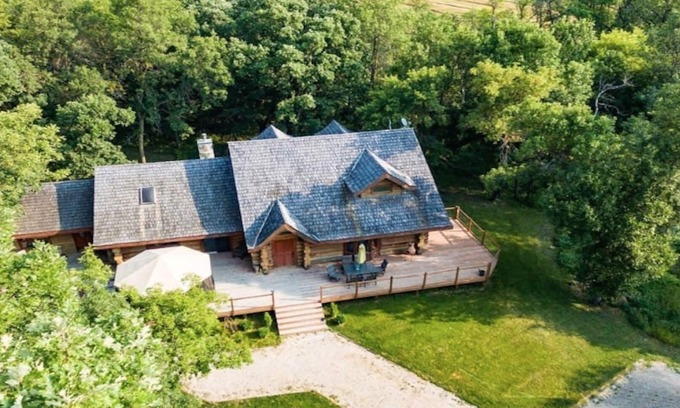 Sanford House | Ranch O Relax O , Manitoba's best kept secret !